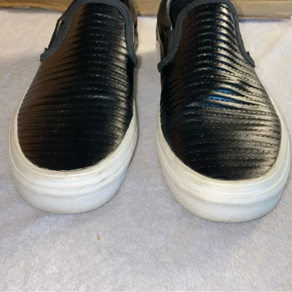 VANS 721356 Shoe M 6 W 7.5 Sneakers Black Ribbed Leather Slip On Skate Casual - Picture 2 of 10